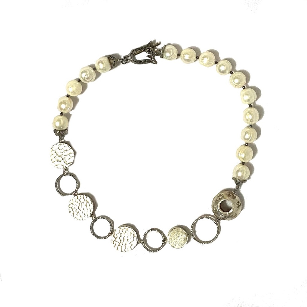 Unique pearl and silver necklace